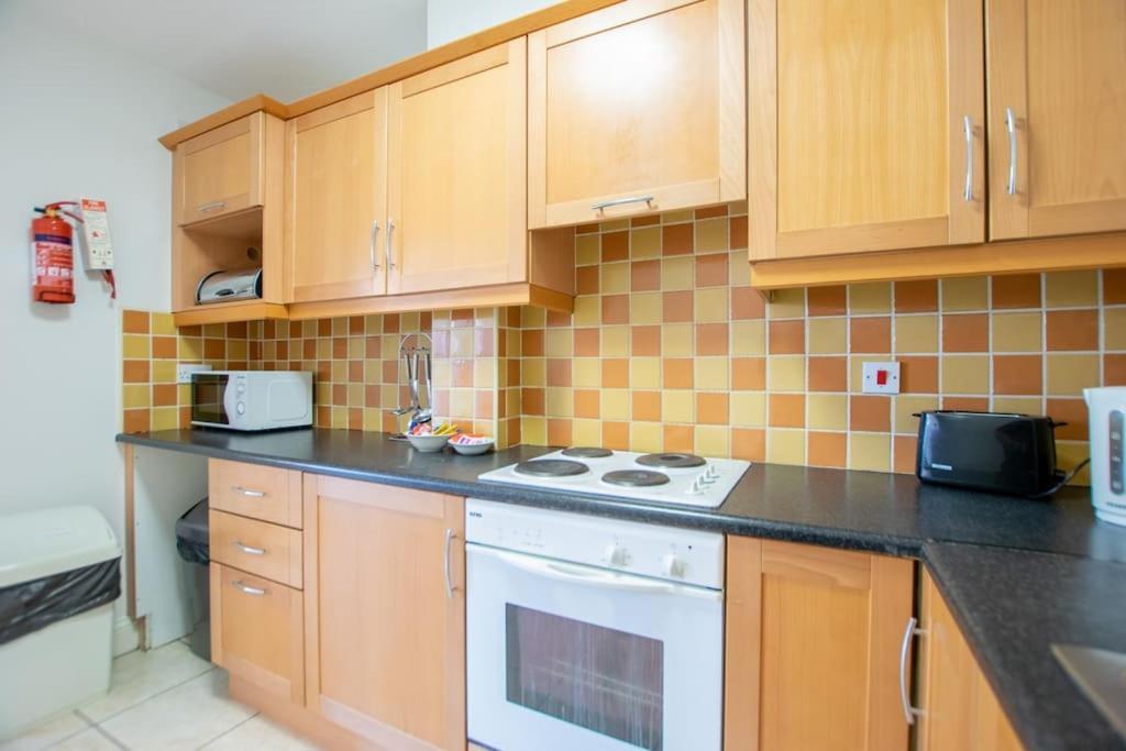 Apartamento 131 - Spacious 2 Bed Apt With Parking Galway Exterior foto